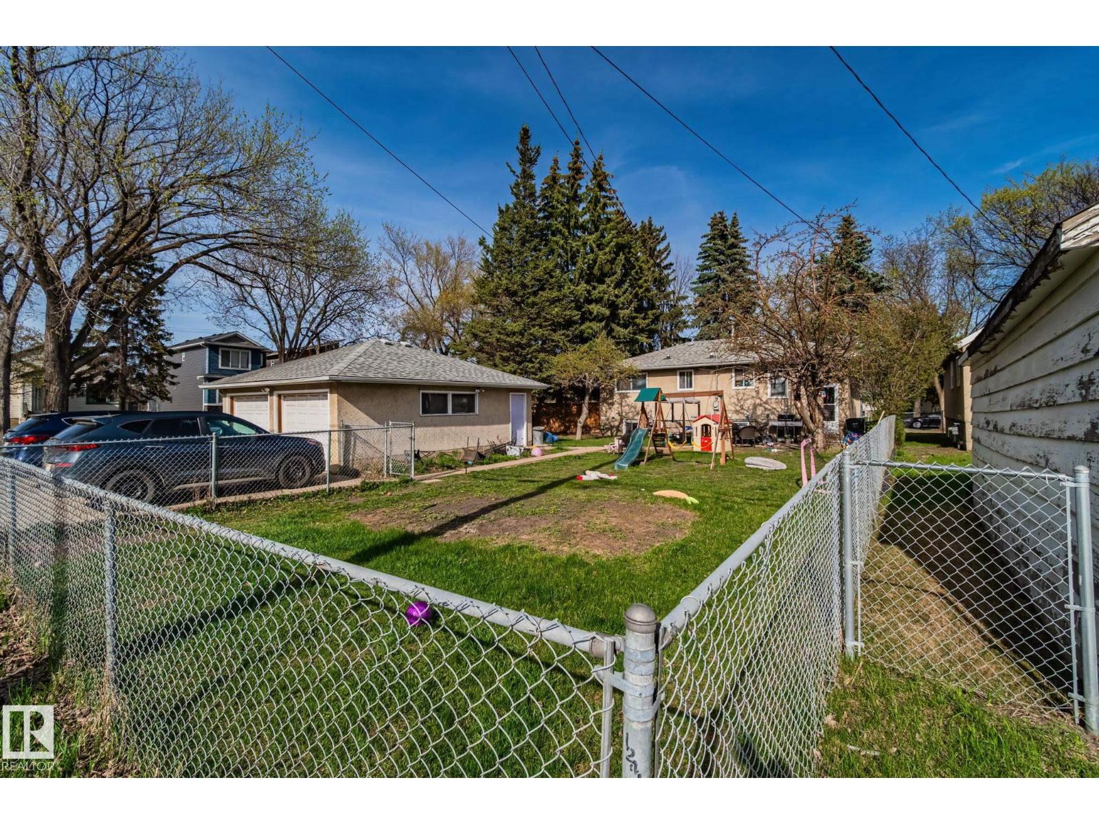 12418 92 ST NW - 26