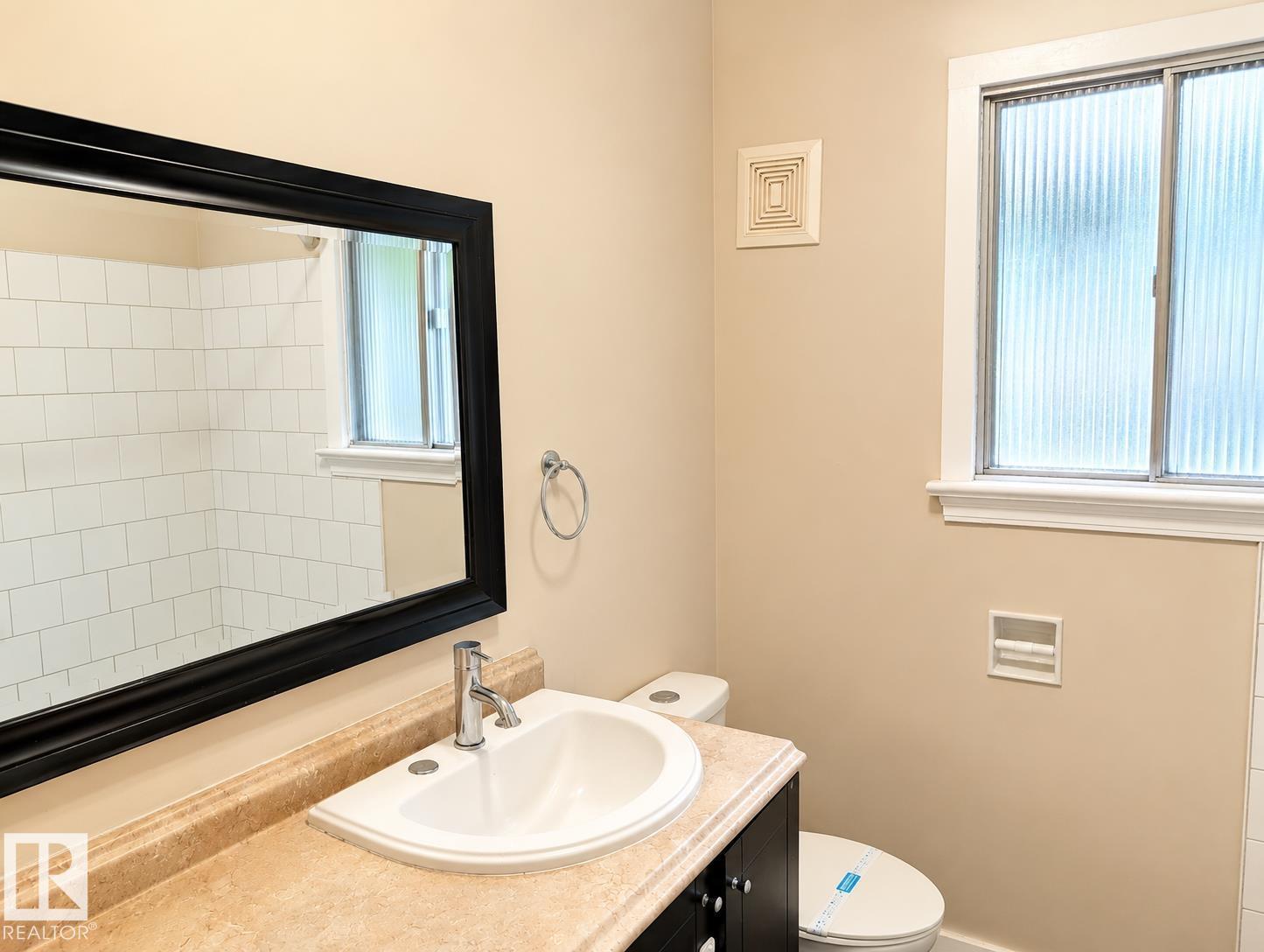 12418 92 ST NW - 5