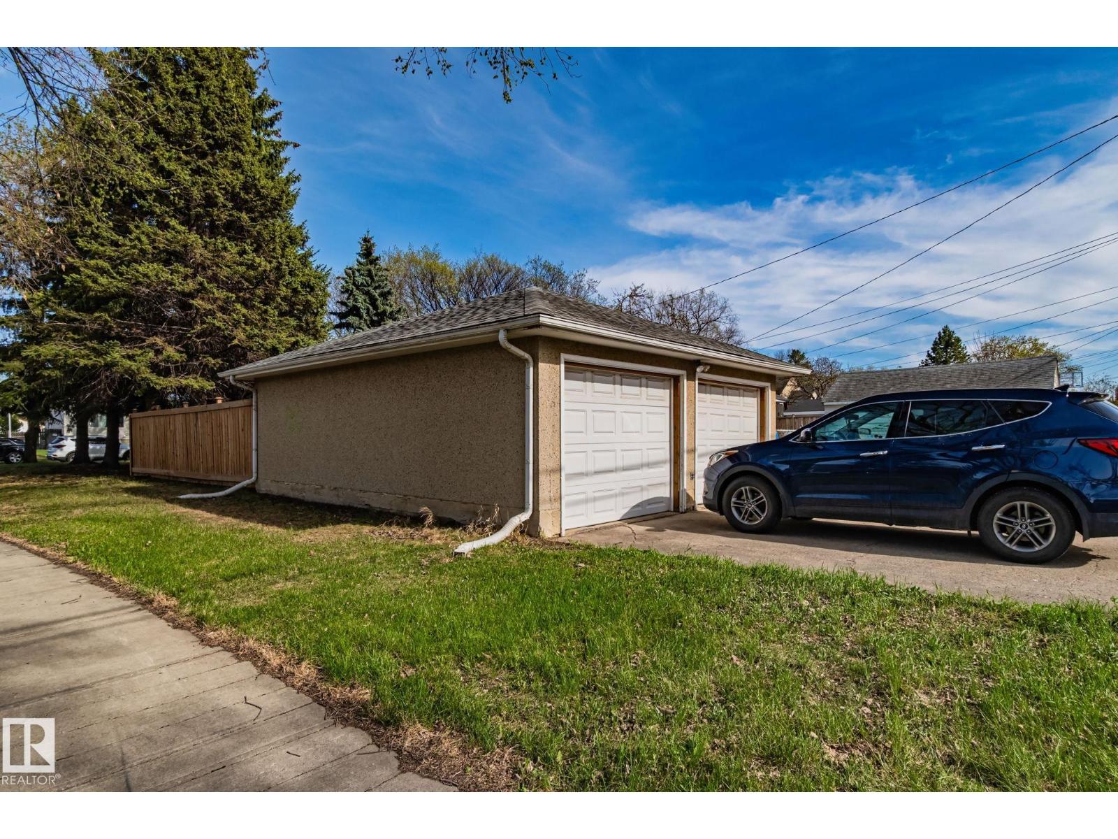 12418 92 ST NW - 24