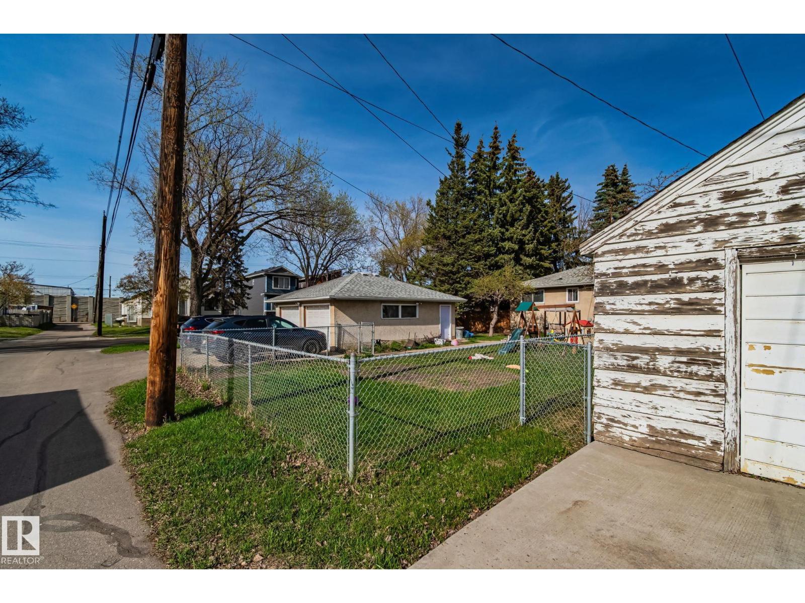 12418 92 ST NW - 25