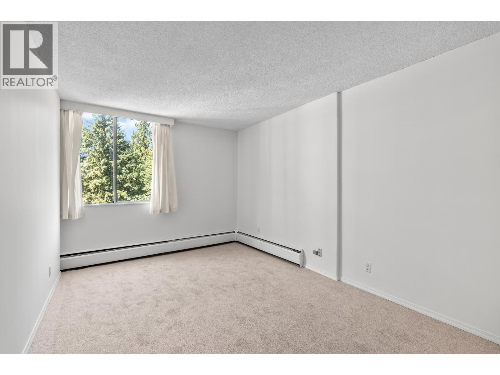 911 2016 FULLERTON AVENUE, North Vancouver