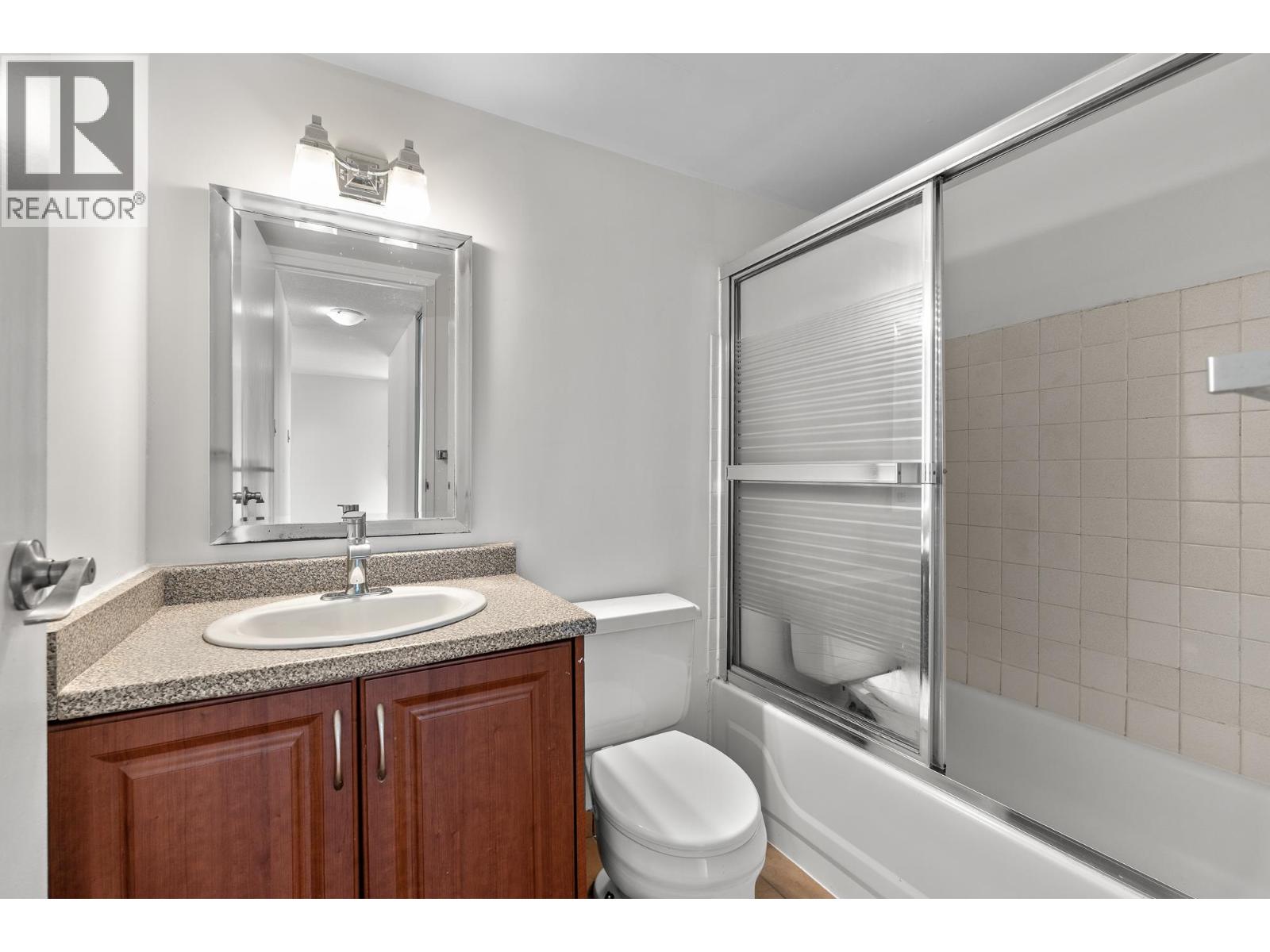 911 2016 FULLERTON AVENUE, North Vancouver