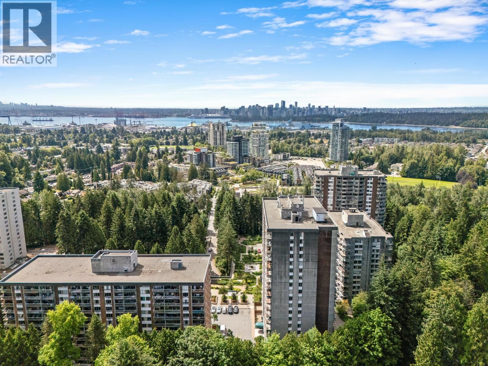 911 2016 FULLERTON AVENUE, North Vancouver