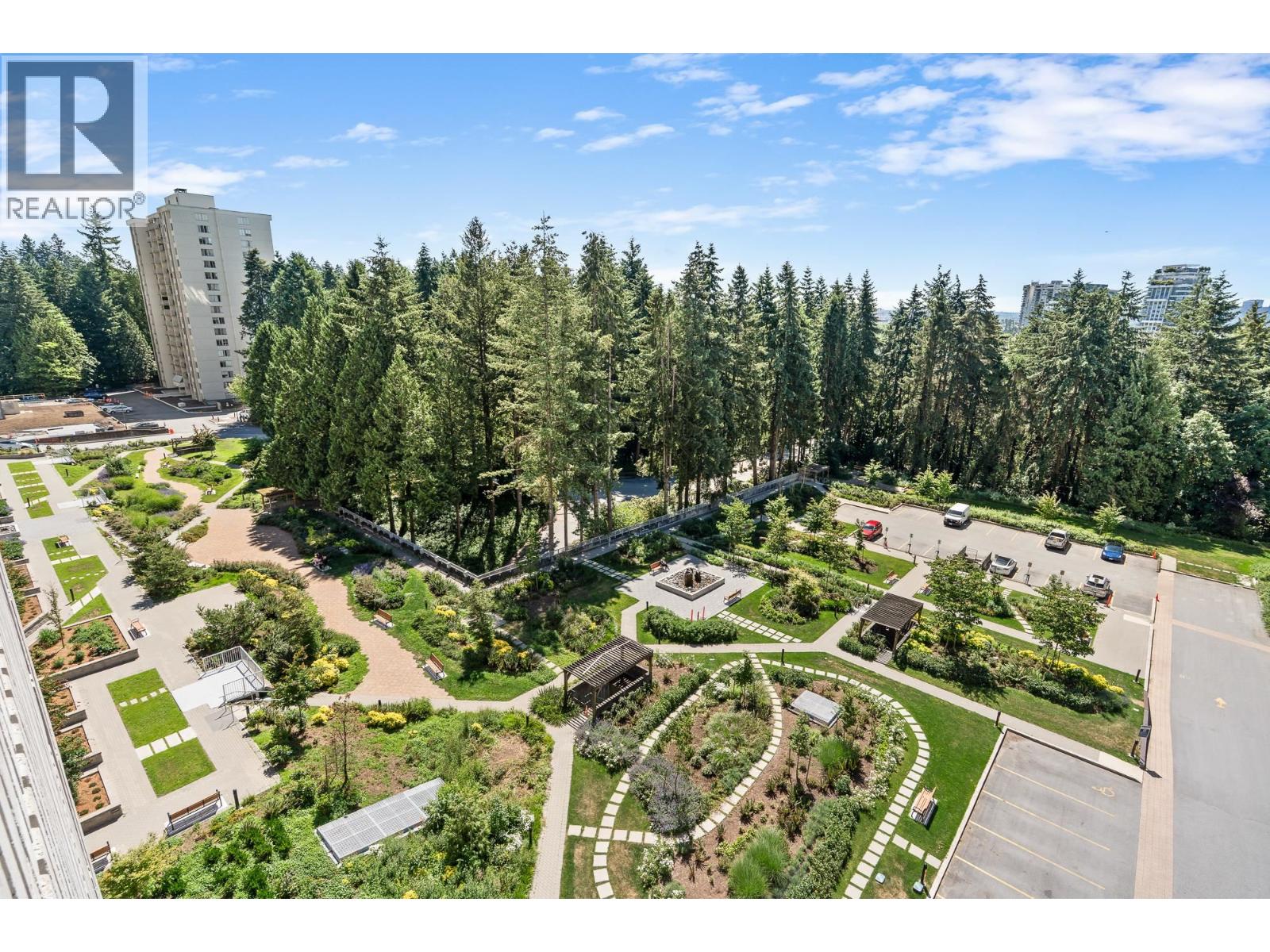 911 2016 FULLERTON AVENUE, North Vancouver