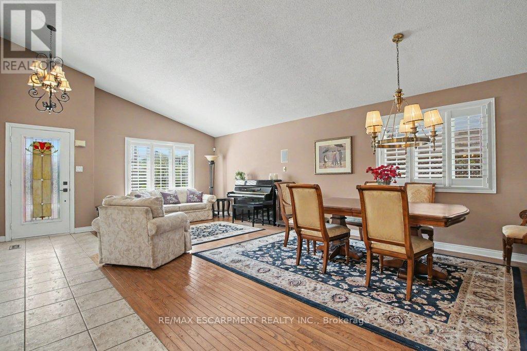 6 THEODORE DRIVE - 10
