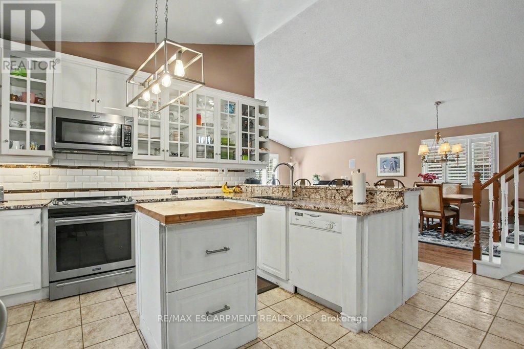 6 THEODORE DRIVE - 12