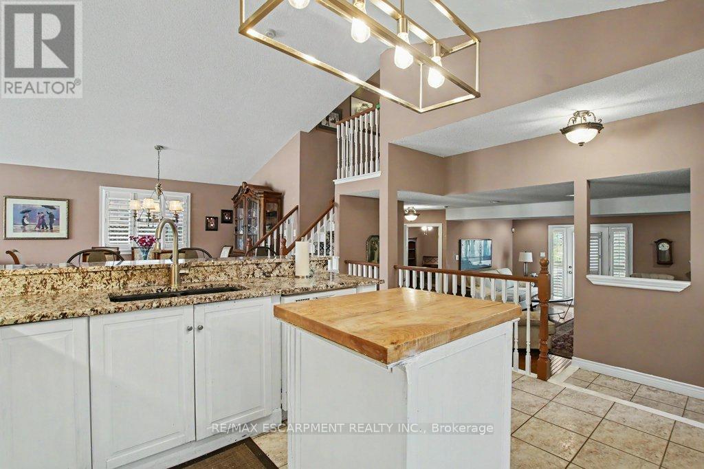 6 THEODORE DRIVE - 13