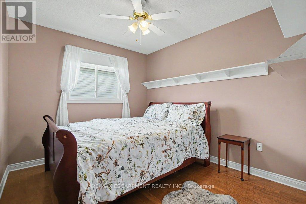 6 THEODORE DRIVE - 17