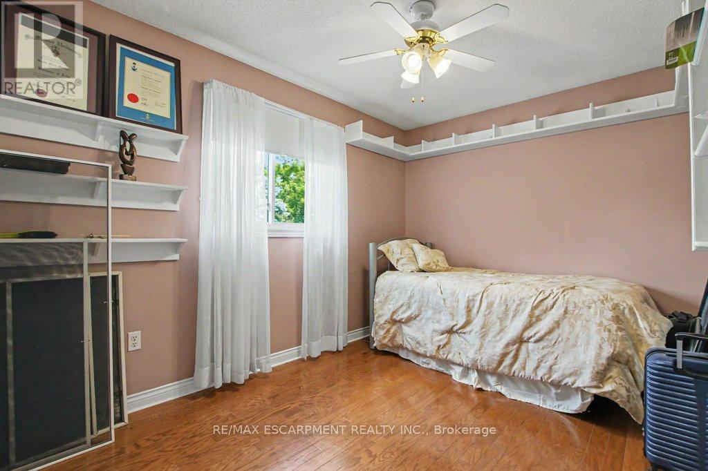6 THEODORE DRIVE - 19