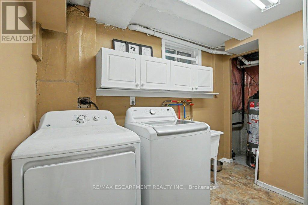 6 THEODORE DRIVE - 32