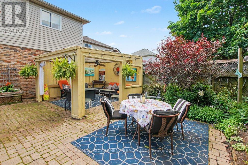 6 THEODORE DRIVE - 35