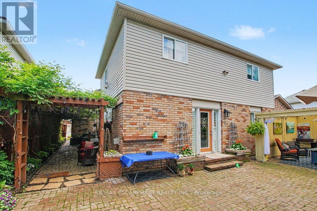 6 THEODORE DRIVE - 38