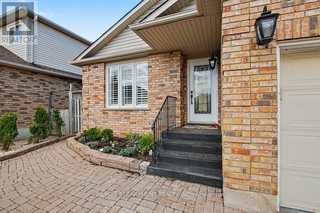 6 THEODORE DRIVE - 4