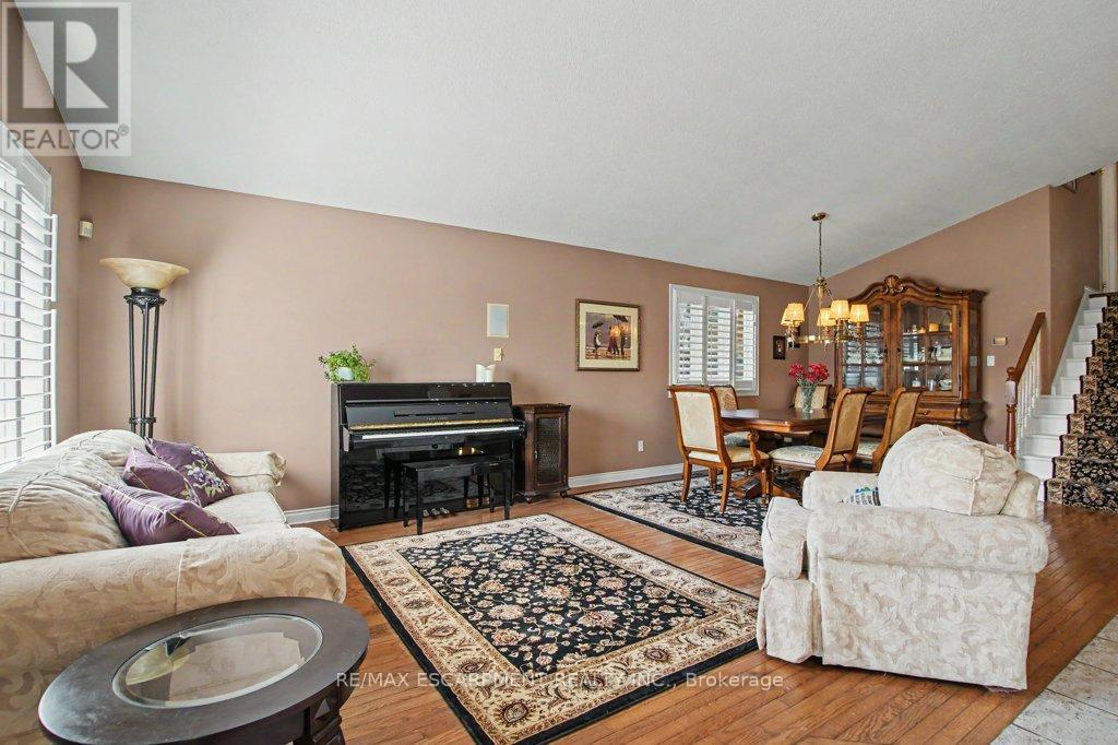 6 THEODORE DRIVE - 6