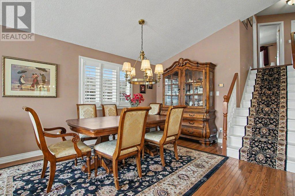 6 THEODORE DRIVE - 9