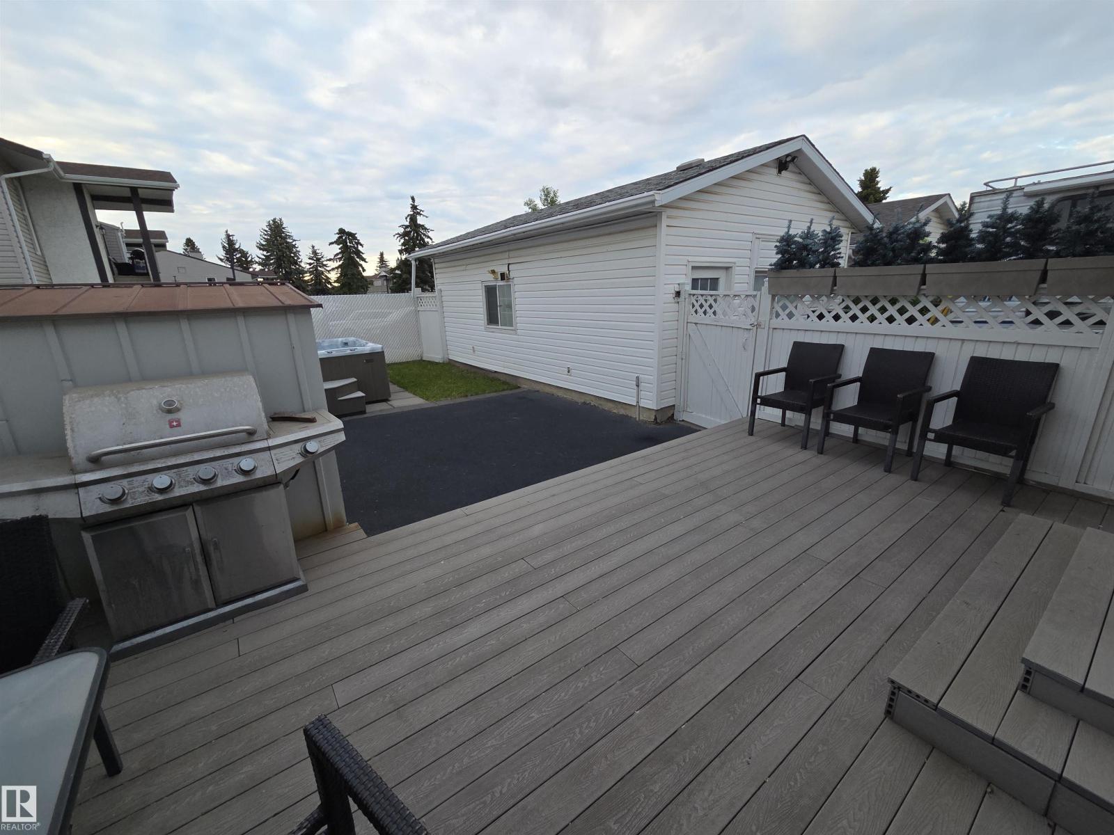2514 149 AV NW — photo 26