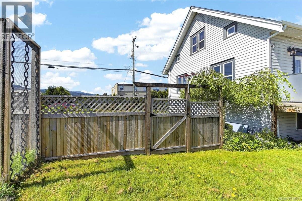 2893 11th Ave - 54