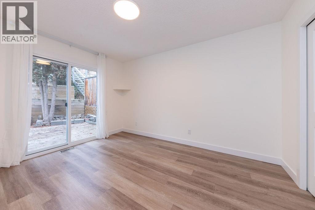 393 WADDINGTON Drive - 24