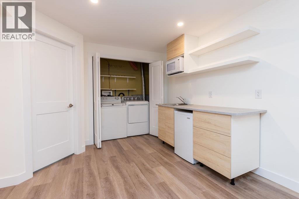393 WADDINGTON Drive - 32