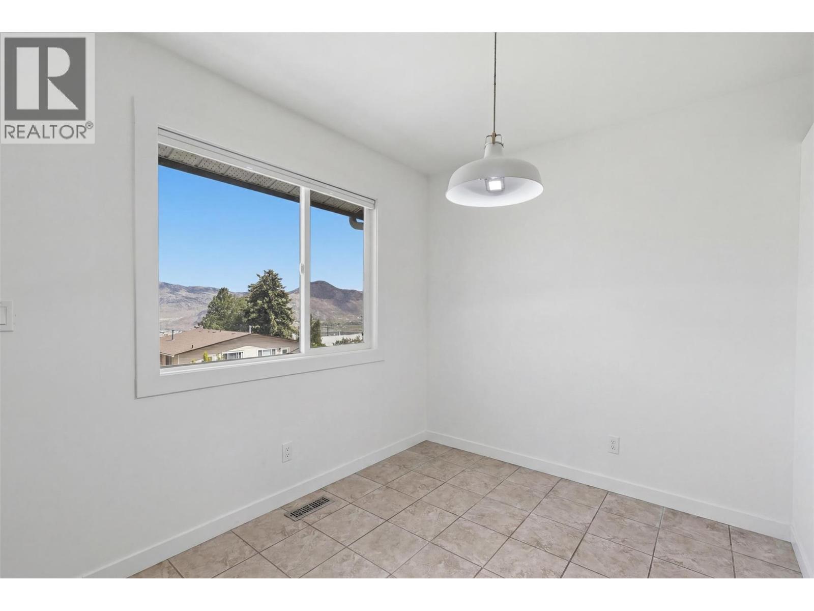 393 WADDINGTON Drive - 16