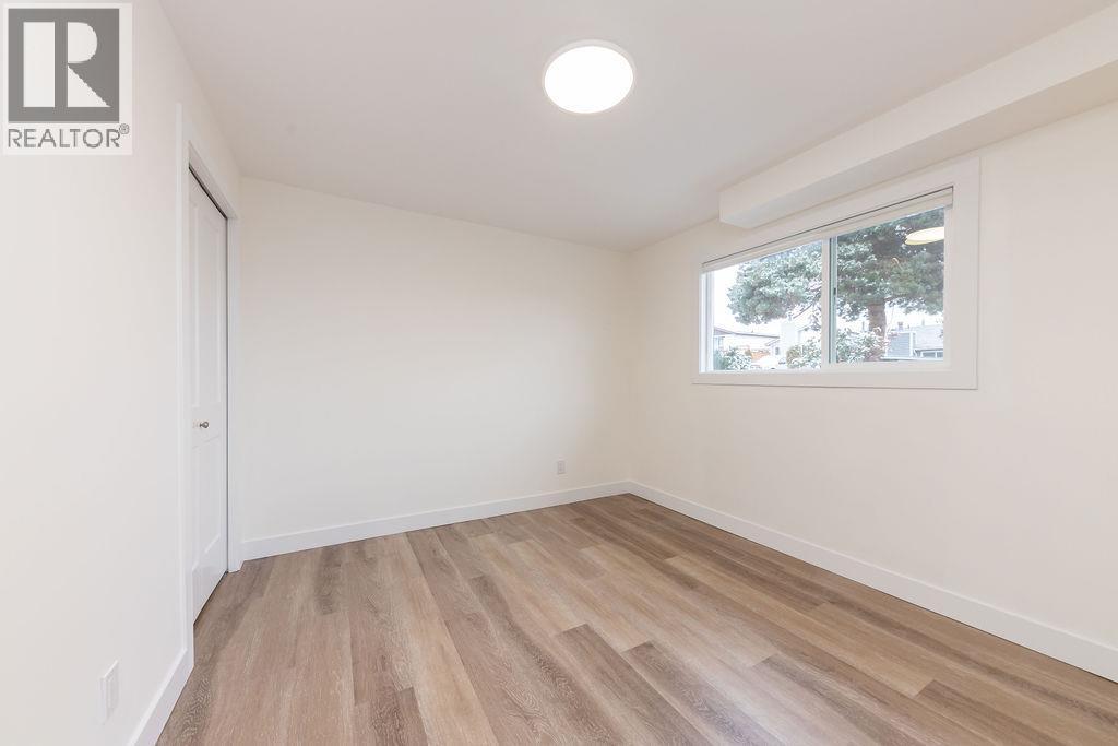 393 WADDINGTON Drive - 22