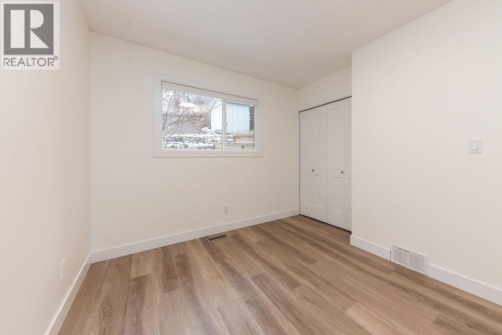 393 WADDINGTON Drive - 23