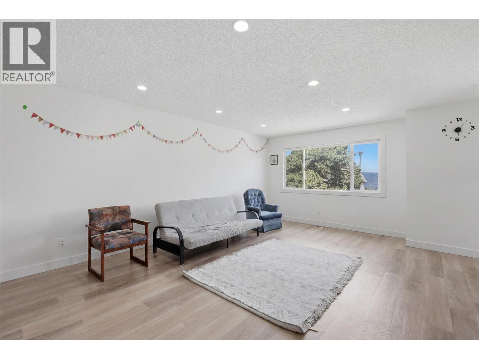 393 WADDINGTON Drive - 15