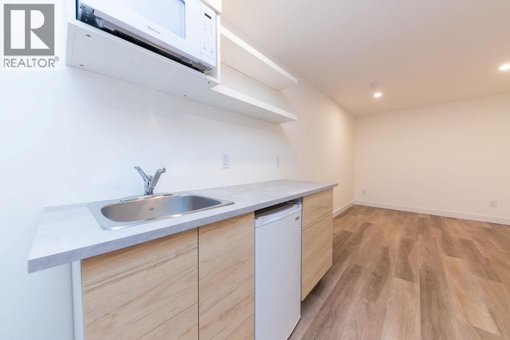 393 WADDINGTON Drive - 31
