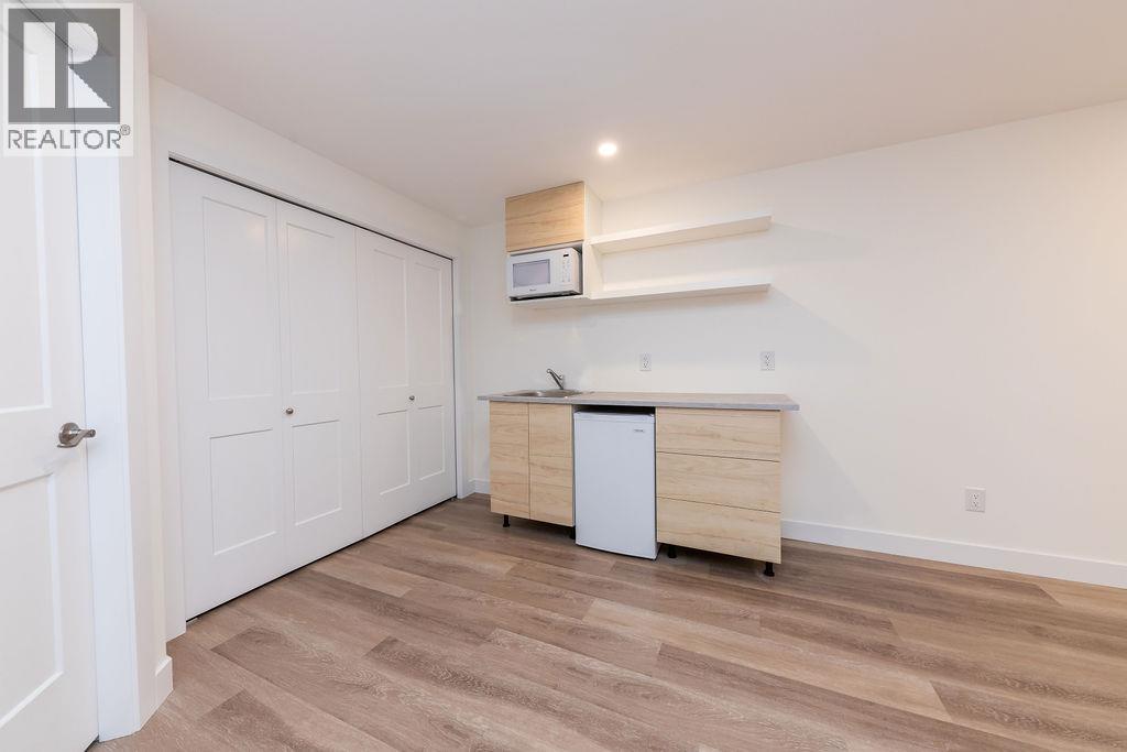 393 WADDINGTON Drive - 38