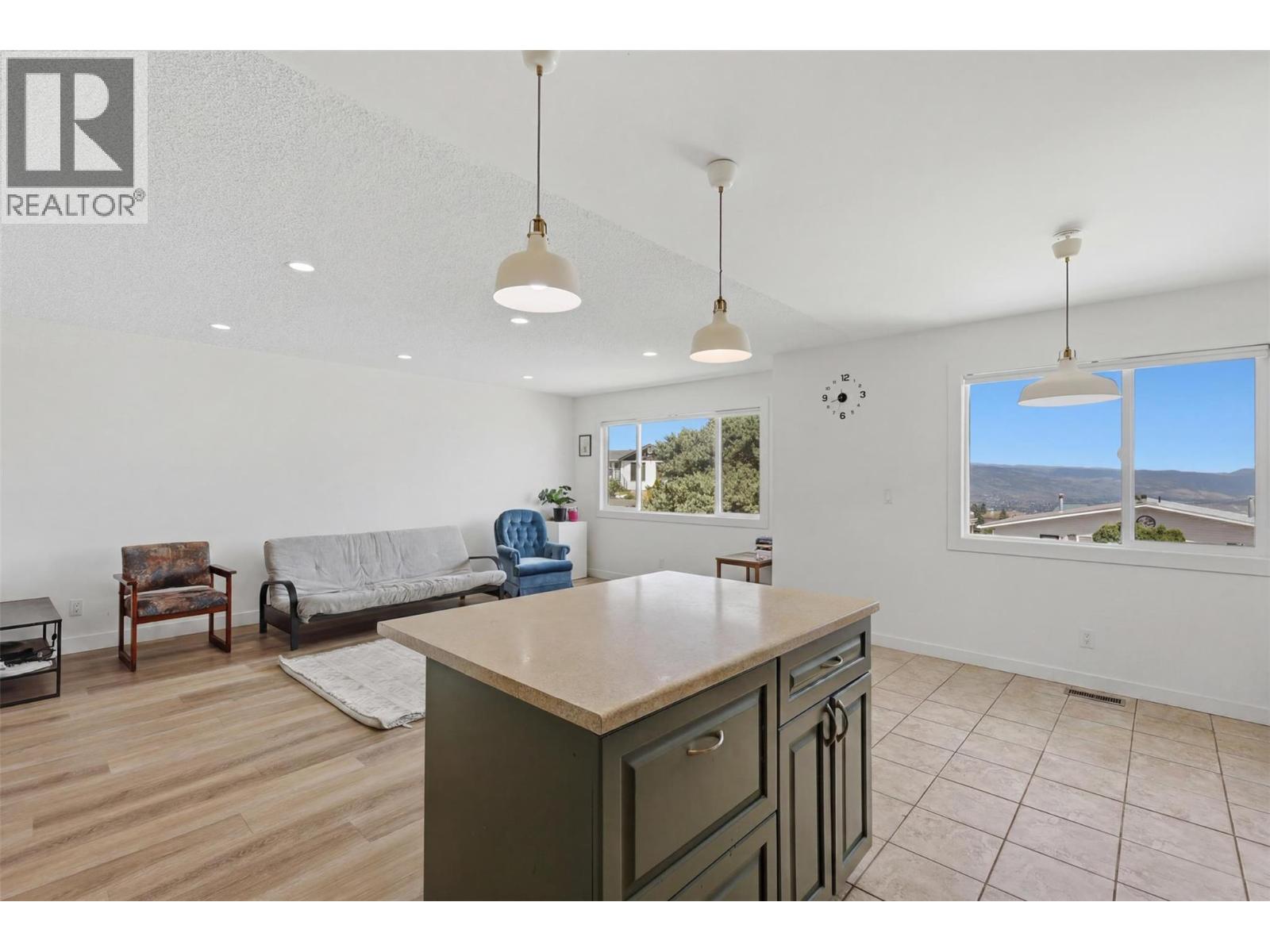 393 WADDINGTON Drive - 17