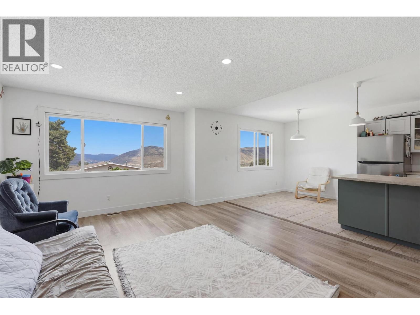 393 WADDINGTON Drive - 14