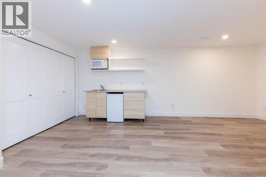 393 WADDINGTON Drive - 27