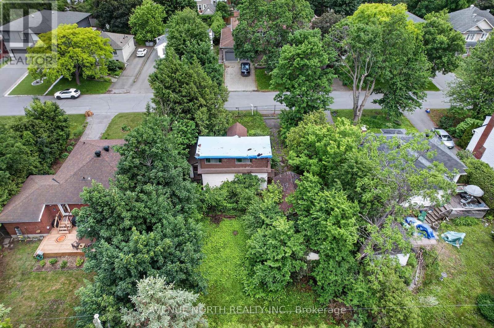 305 MOUNTBATTEN AVENUE - 10