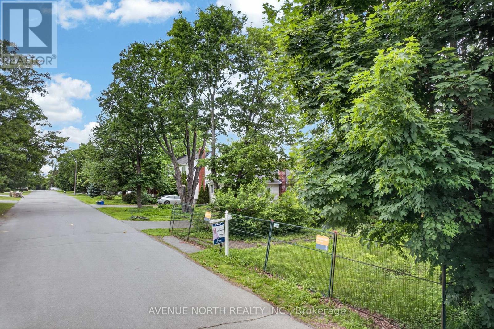 305 MOUNTBATTEN AVENUE - 14