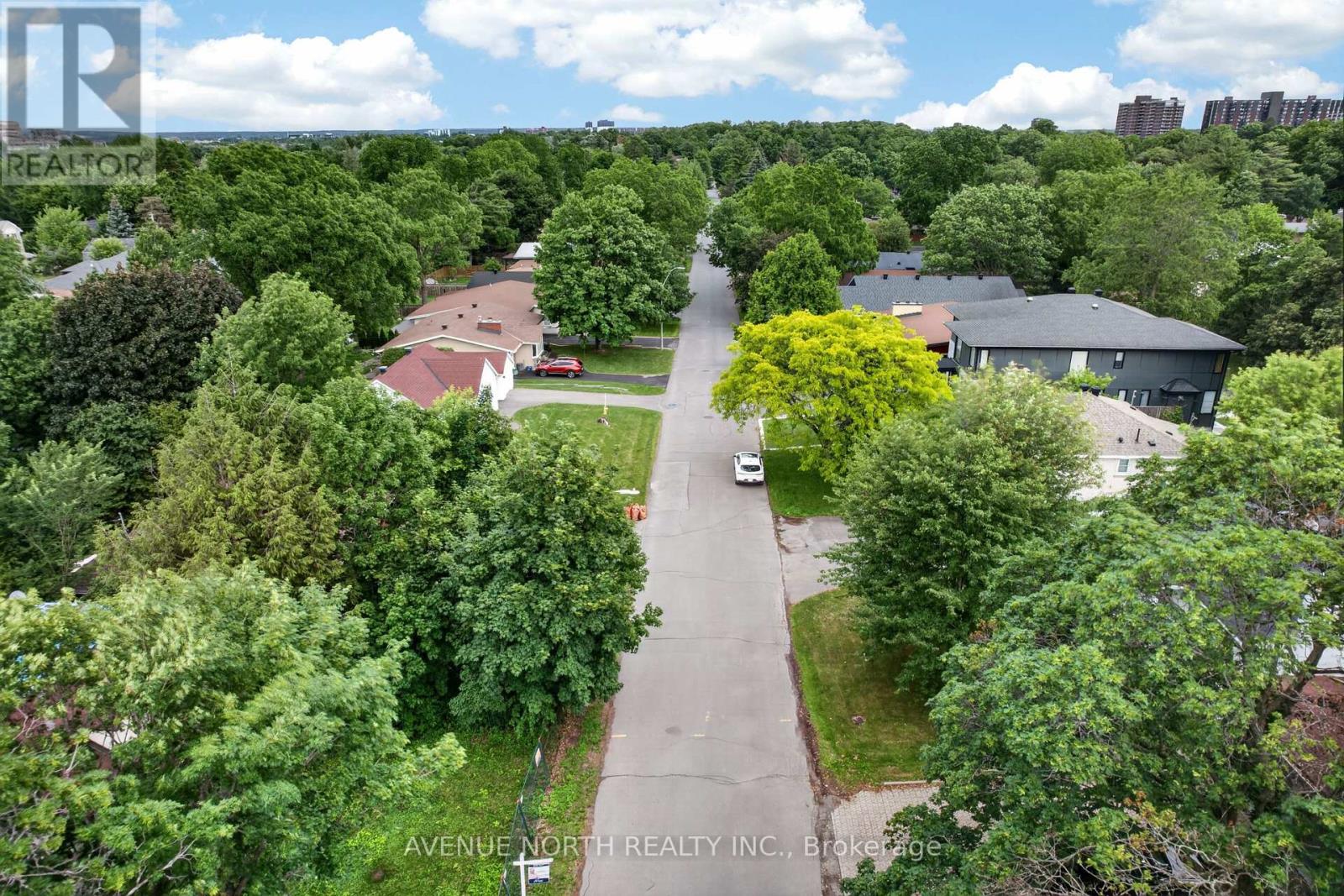 305 MOUNTBATTEN AVENUE - 16