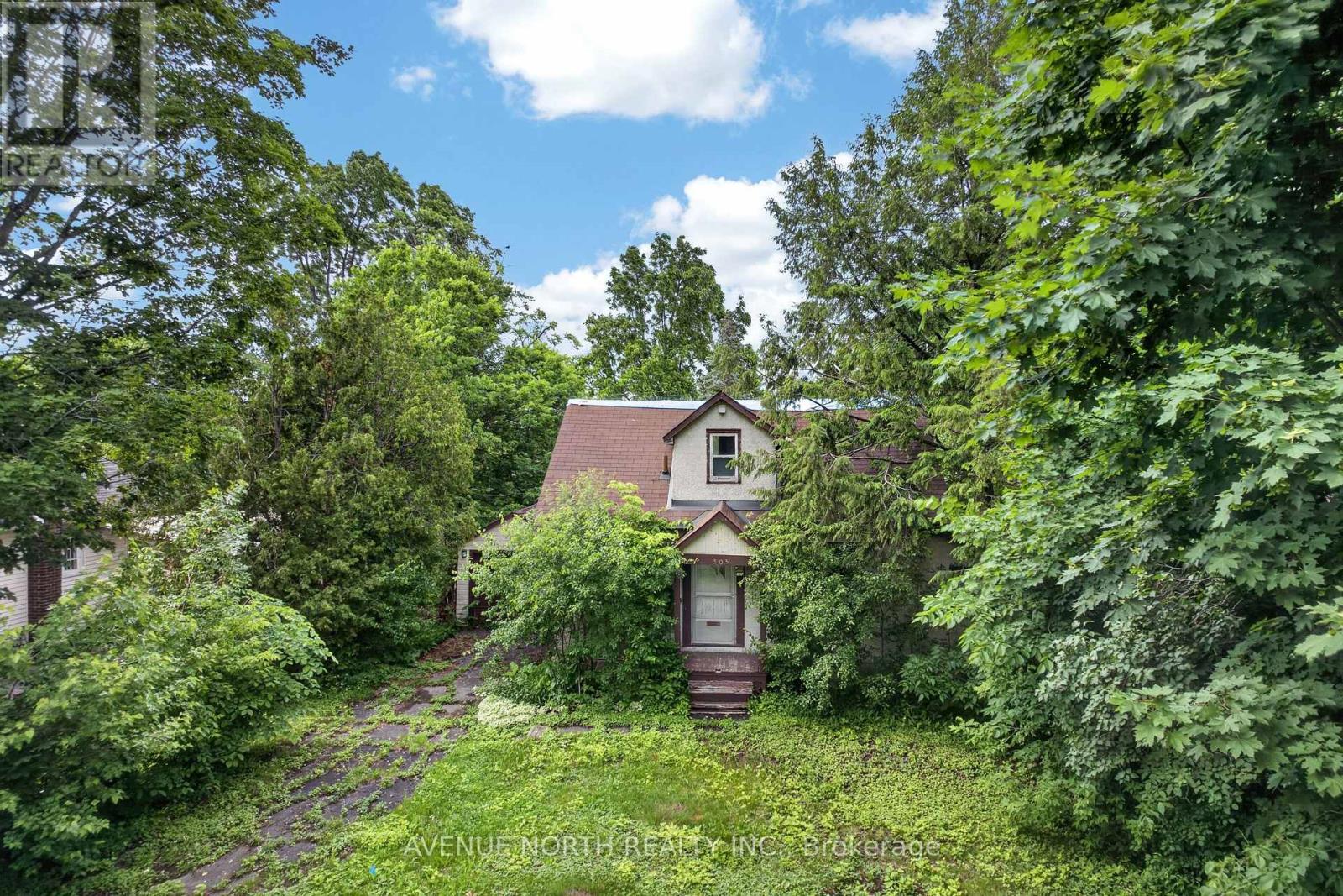 305 MOUNTBATTEN AVENUE - 2