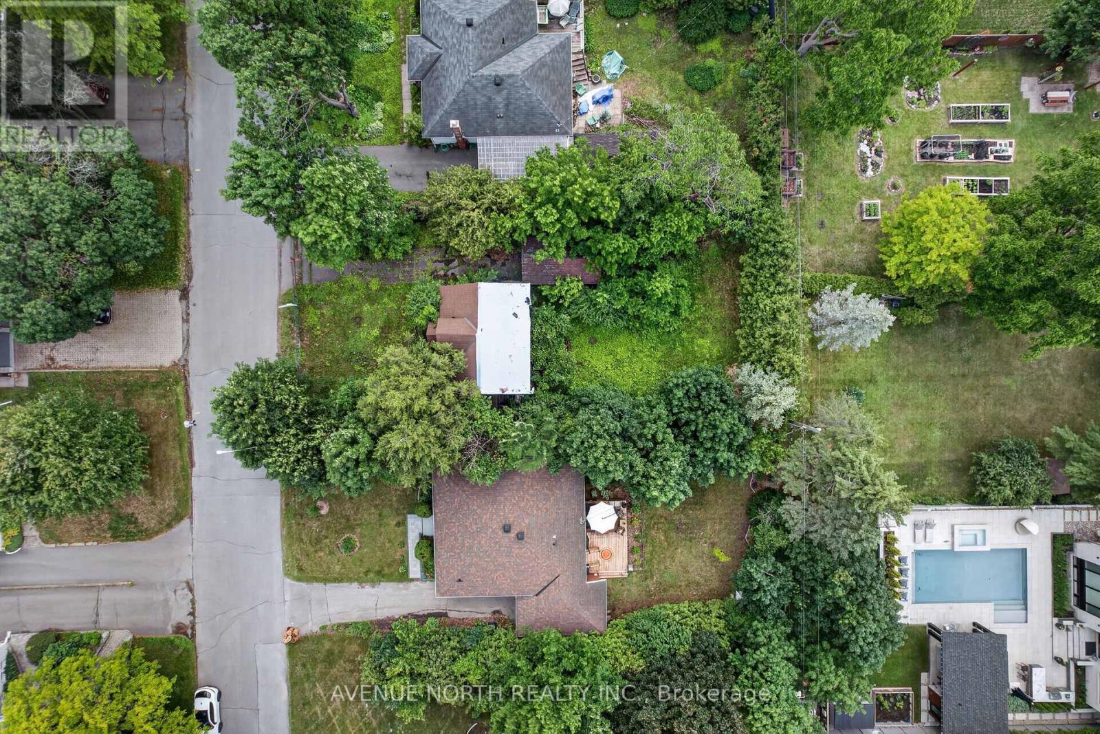 305 MOUNTBATTEN AVENUE - 3