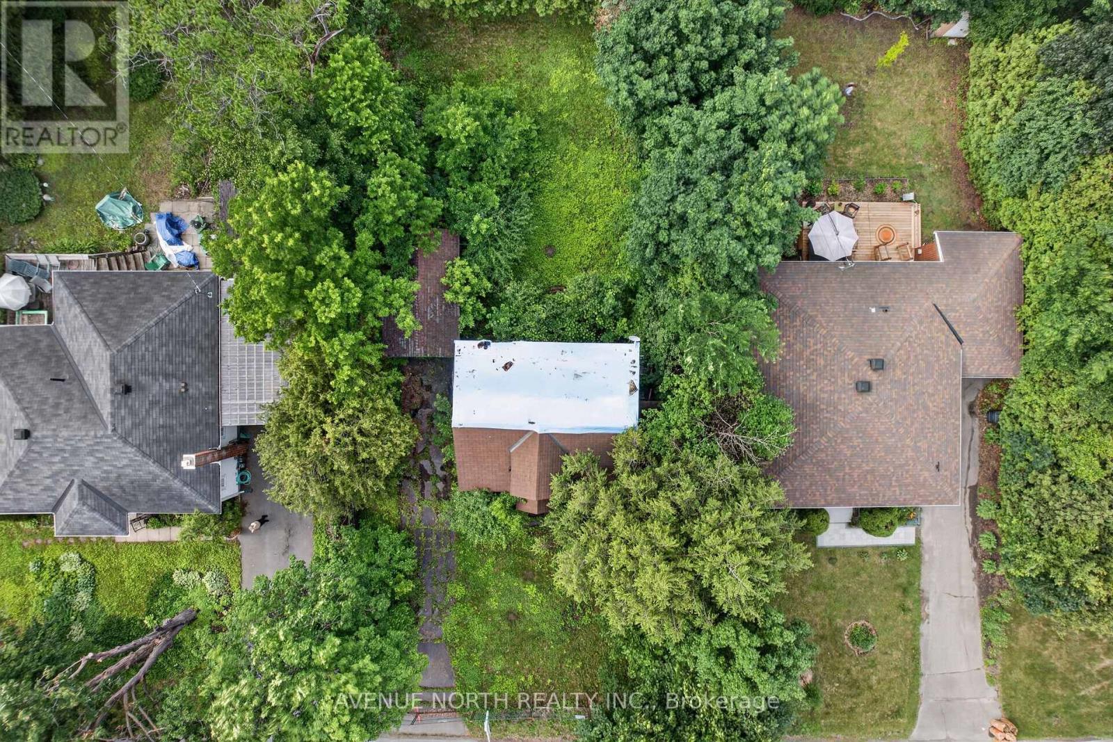 305 MOUNTBATTEN AVENUE - 4