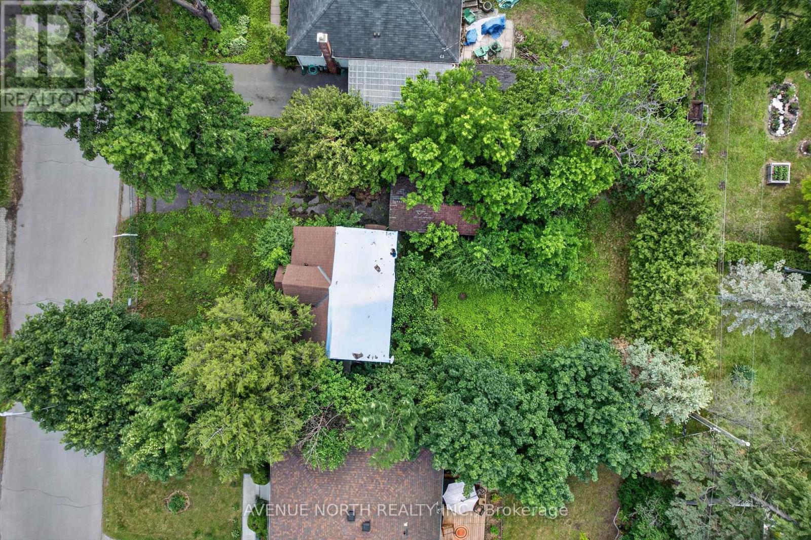 305 MOUNTBATTEN AVENUE - 9