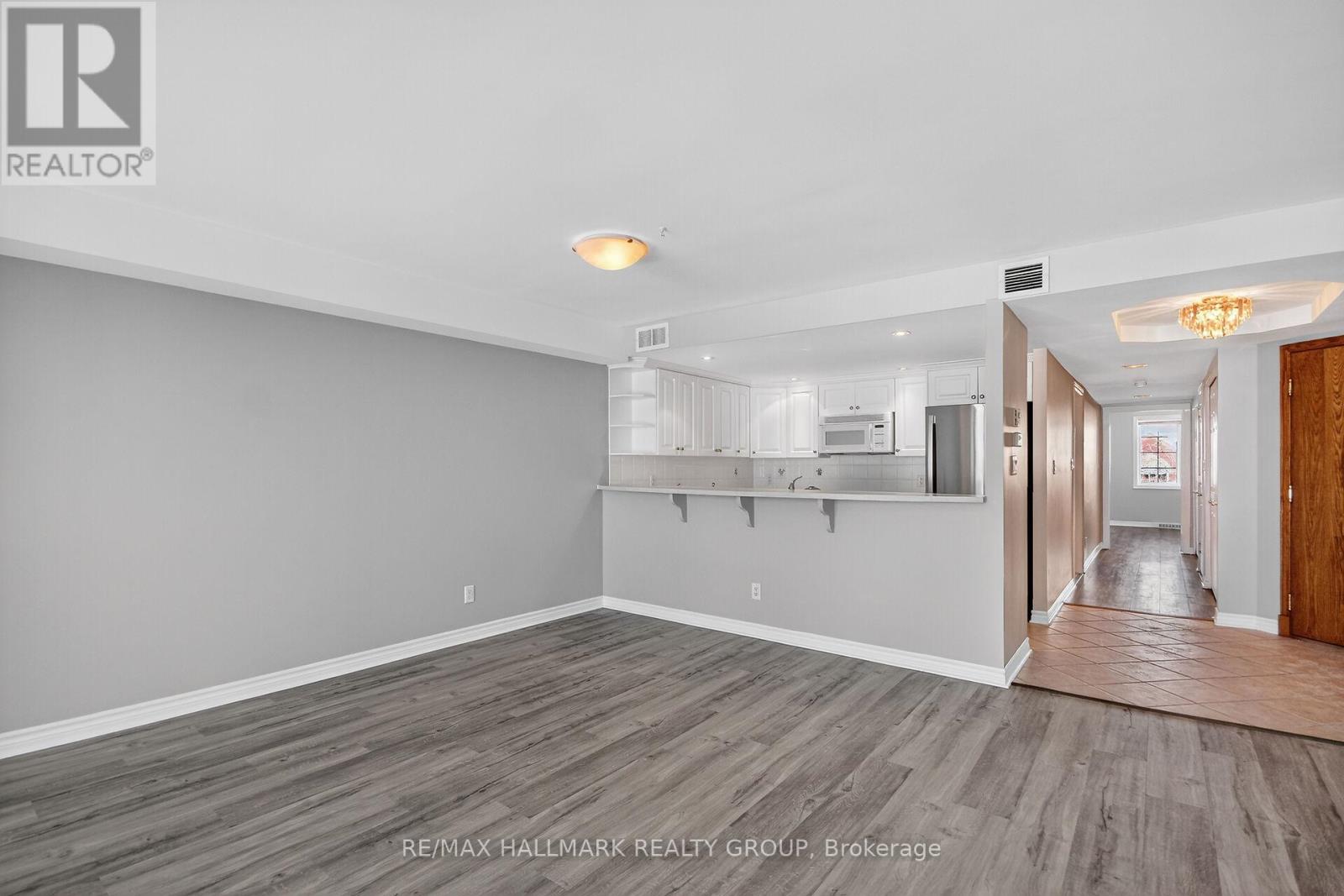 #2B 51 ROBSON COURT - 14