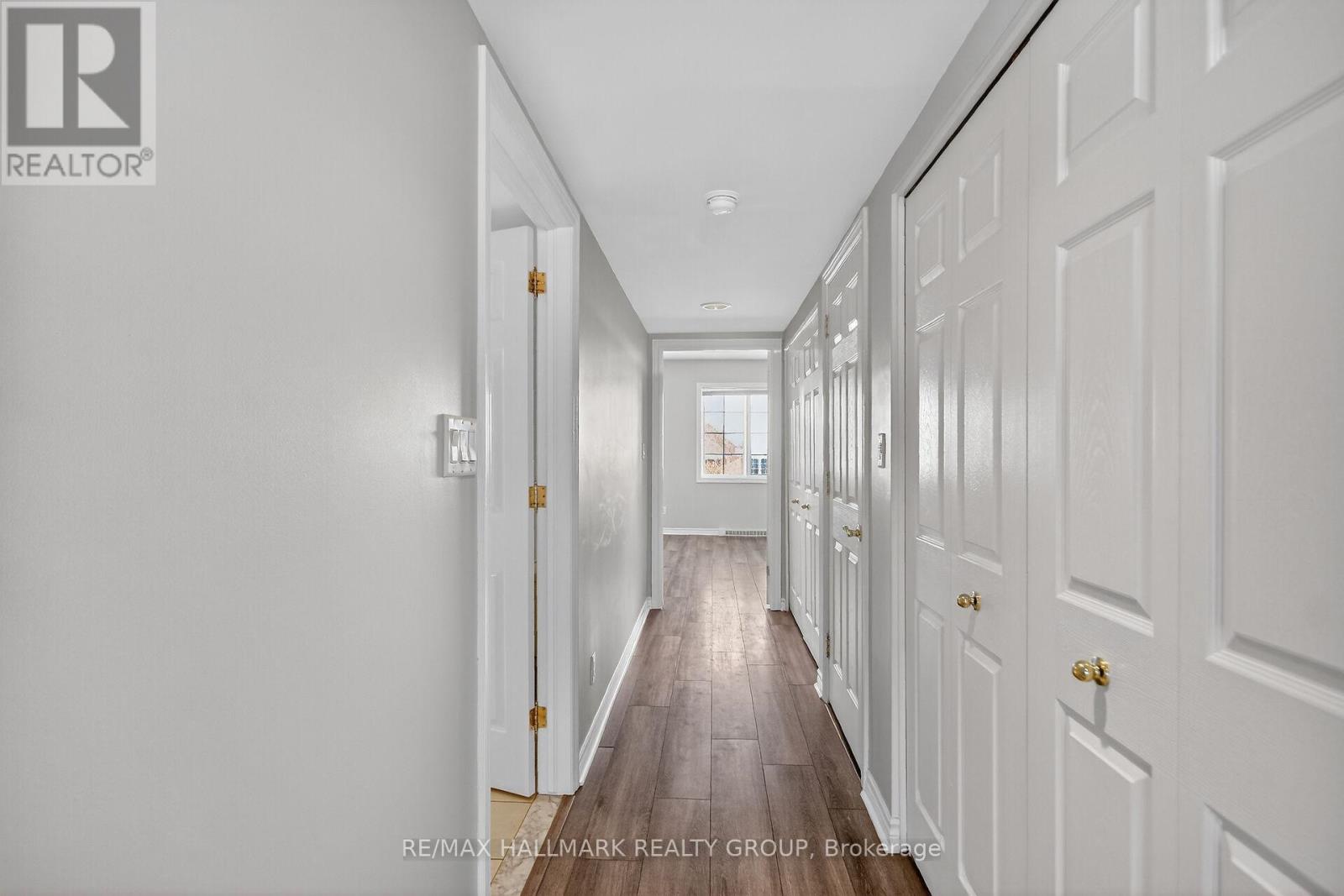 #2B 51 ROBSON COURT - 15