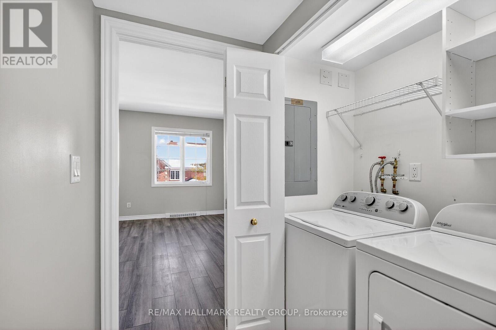 #2B 51 ROBSON COURT - 30