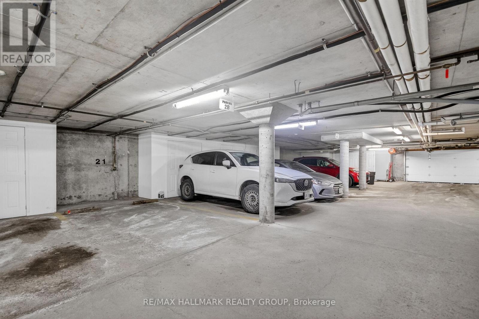 #2B 51 ROBSON COURT - 35