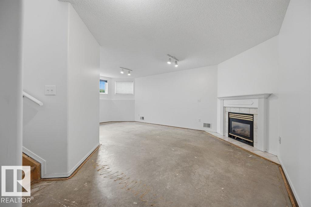 166 FOXBORO PL — photo 30