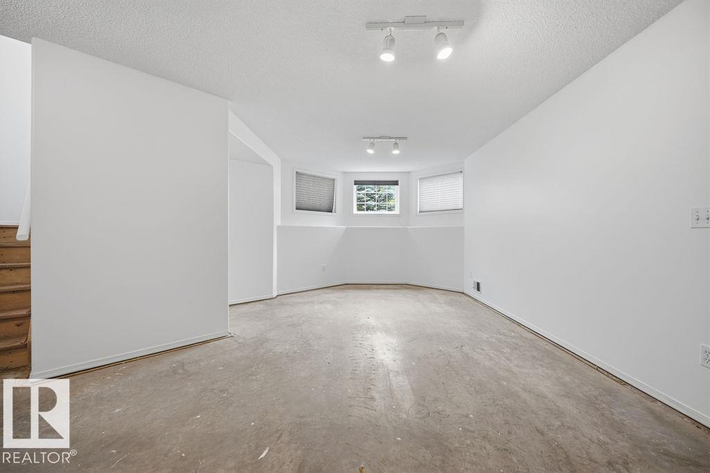 166 FOXBORO PL — photo 31