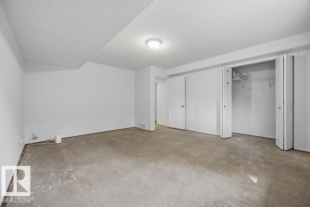 166 FOXBORO PL — photo 36