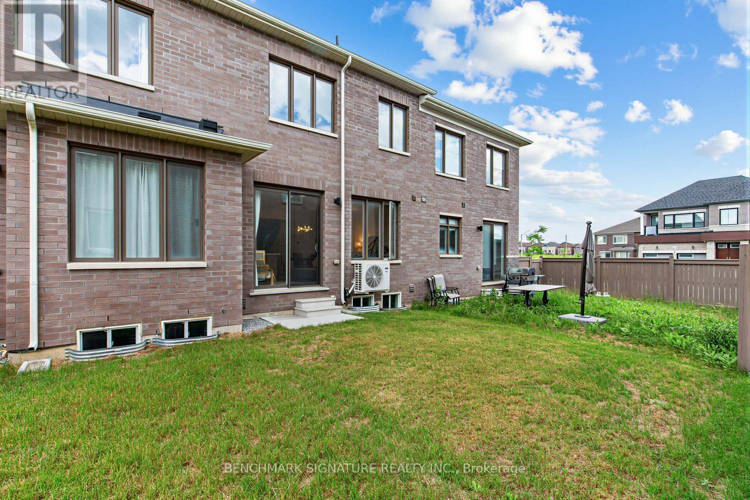 163 TEMPEL STREET - 14