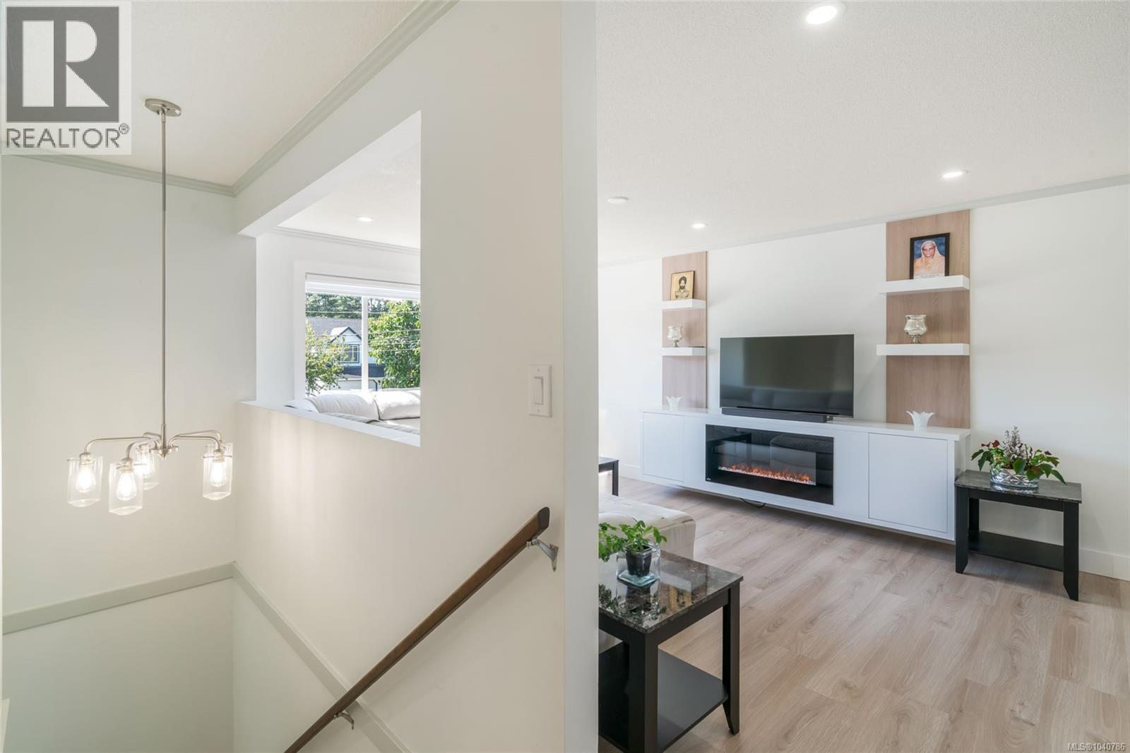 5954 Broadway Rd - 7