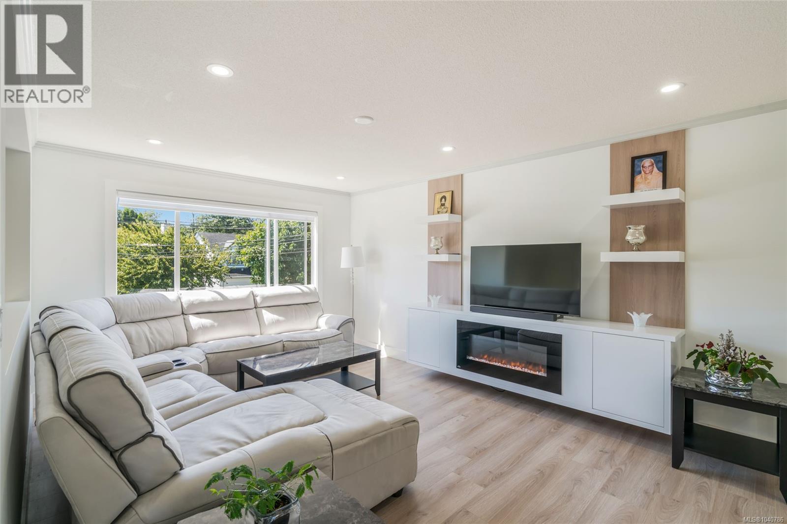 5954 Broadway Rd - 8