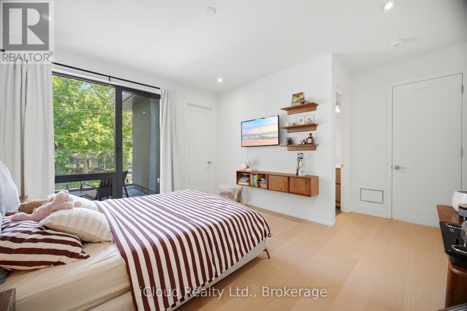 1590 KENMUIR AVENUE - 26